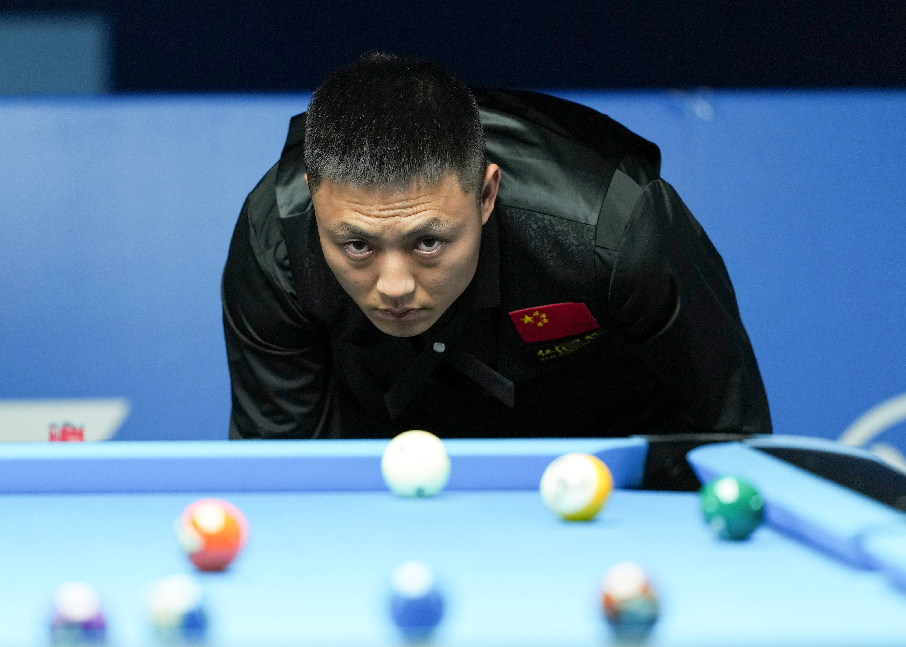 试图通过轮 试图通过轮